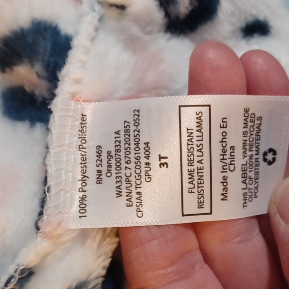 WONDER NATION 3T BATH ROBE, TWO FRONT POCKETS, TIES IN FRONT. - Picture 5 of 6